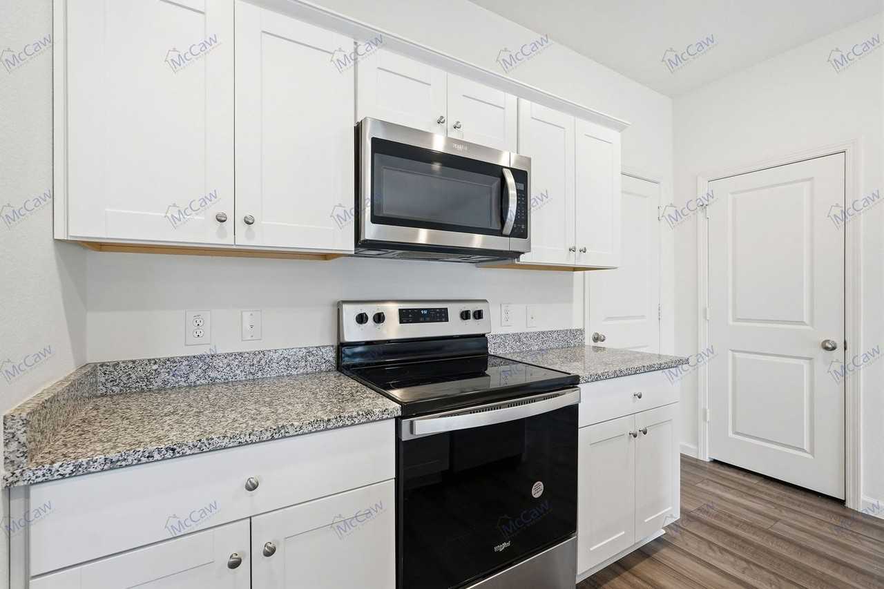 1910 Washington St - Photo 7 of 23