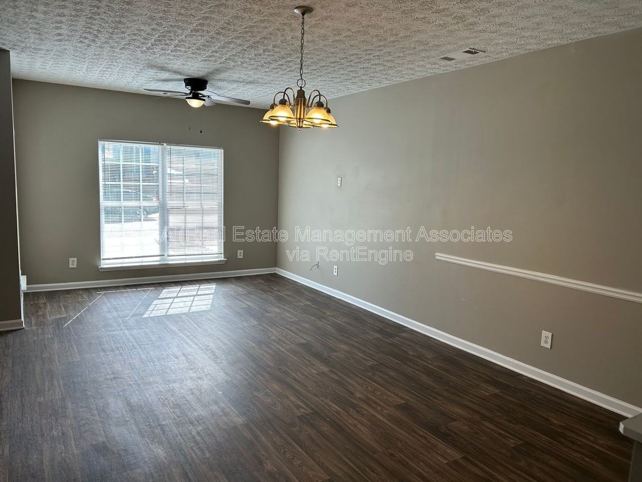 1735 Carrington Dr - Photo 2 of 9