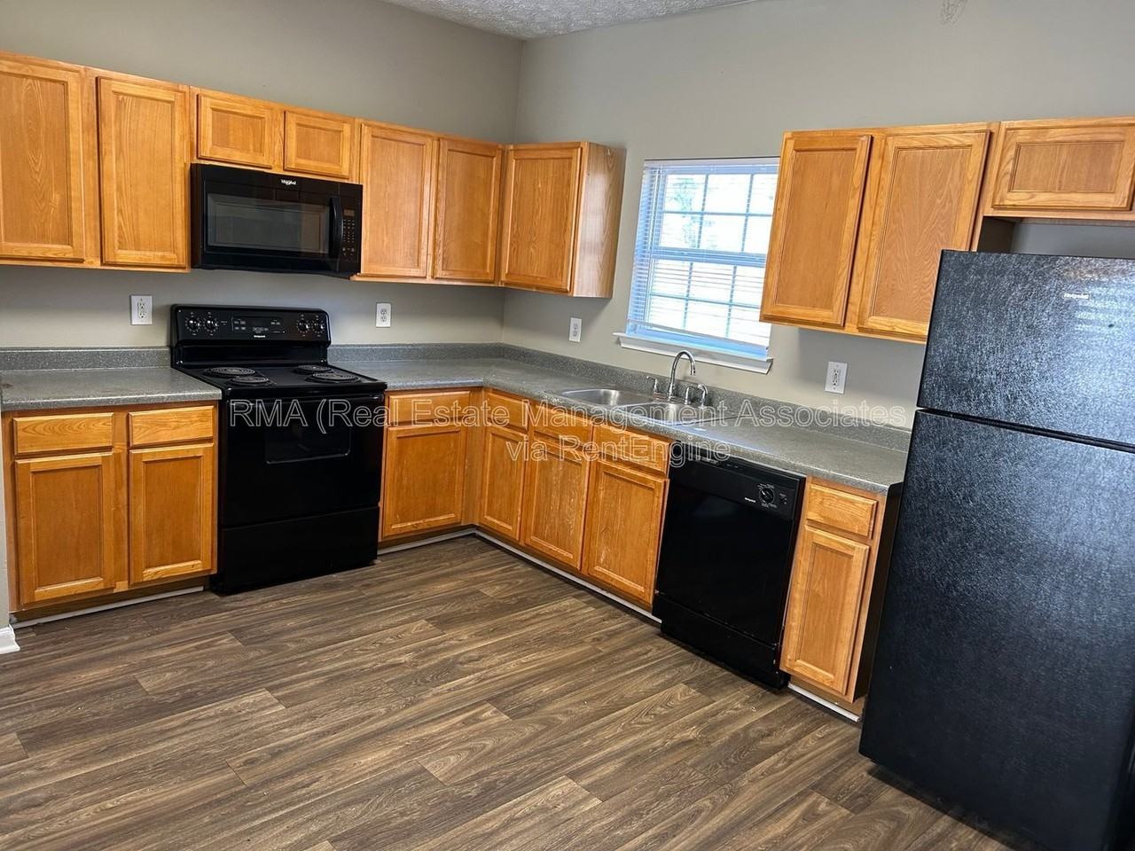 1735 Carrington Dr - Photo 3 of 9