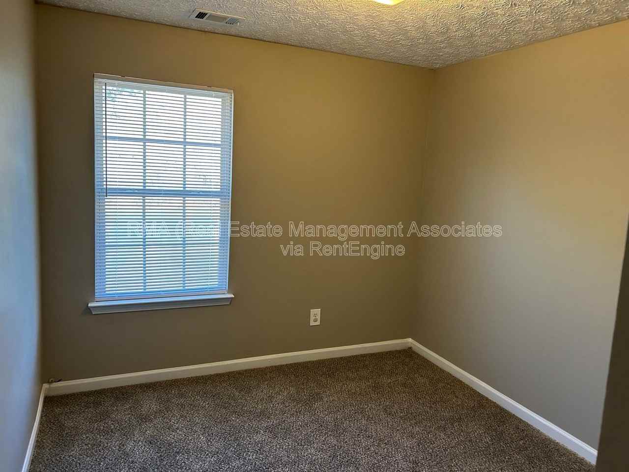 1735 Carrington Dr - Photo 5 of 9