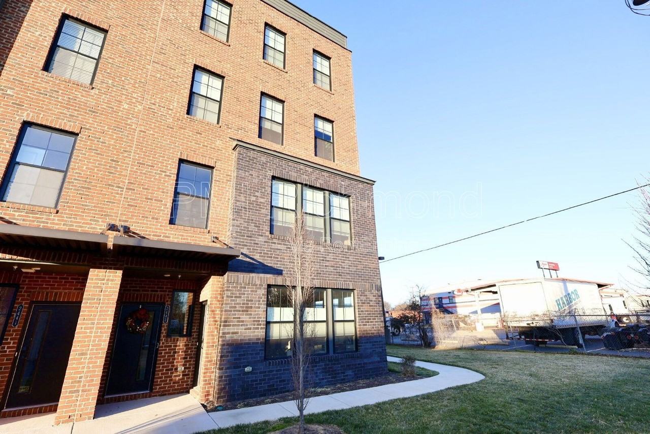 2445 Ownby Ln - Photo 2 of 21