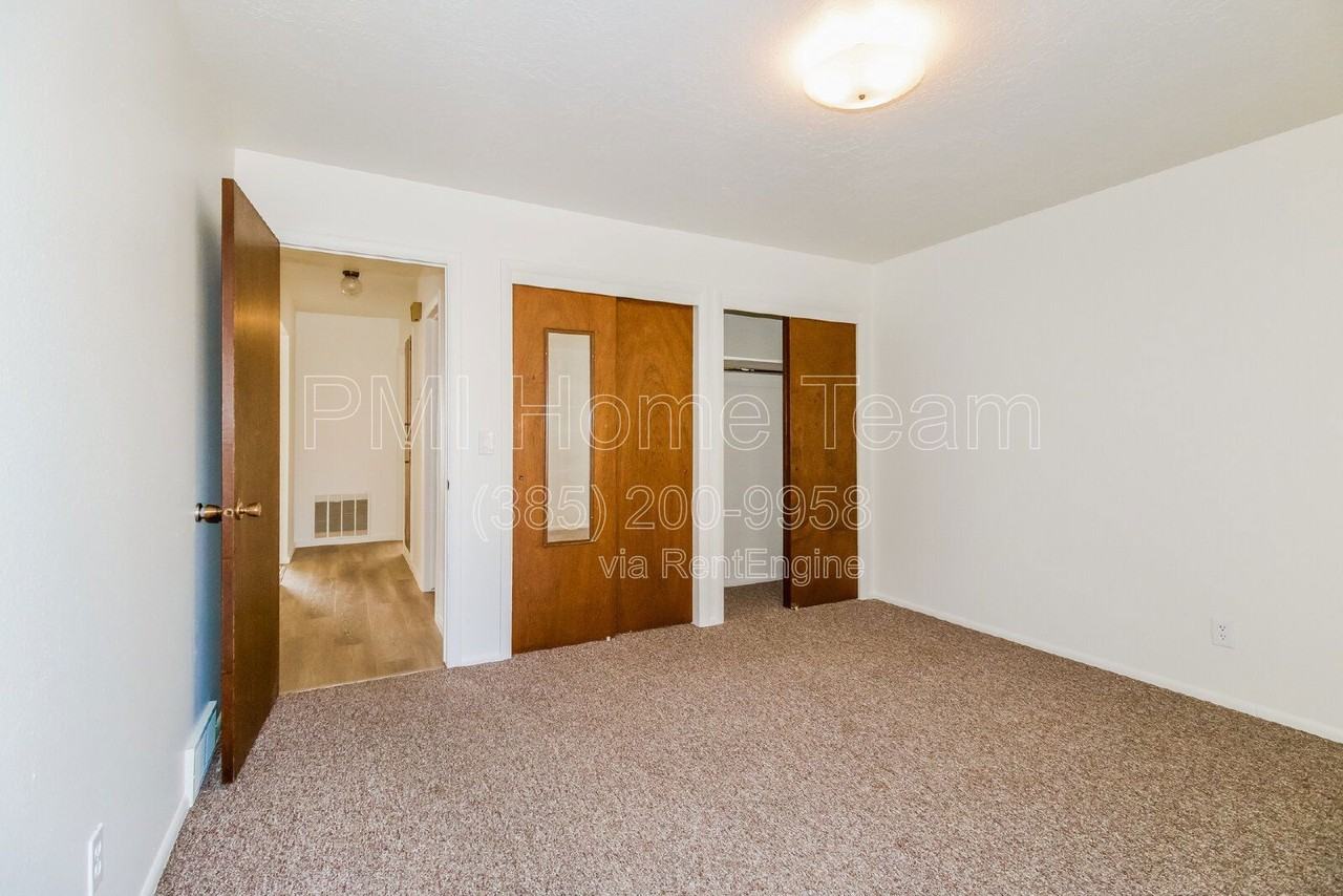 35 E 400 N - Photo 5 of 12