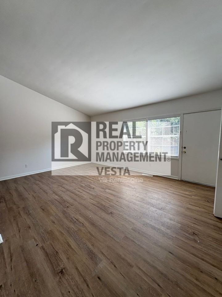 250 Ridgewood Ave - Photo 2 of 24