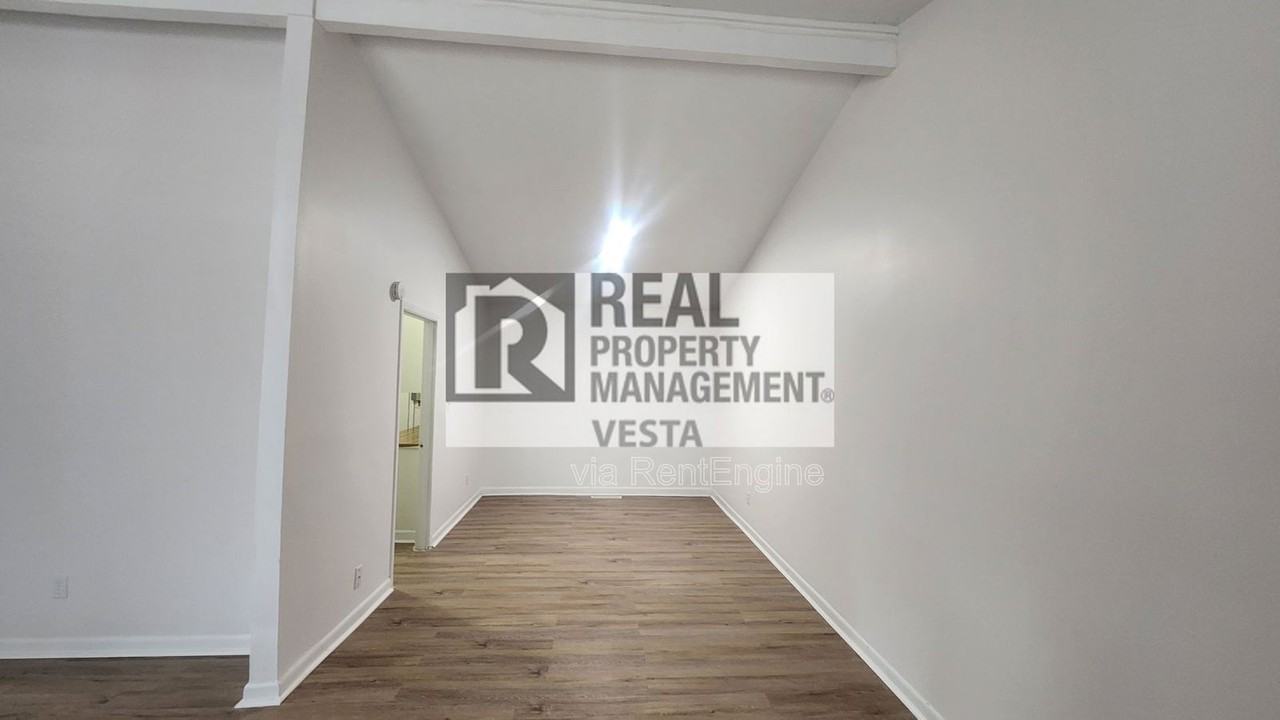 250 Ridgewood Ave - Photo 3 of 24