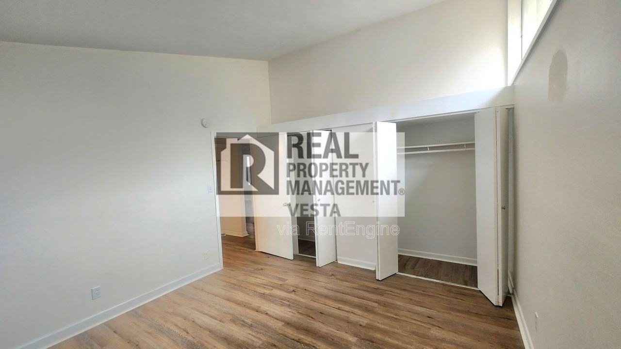 250 Ridgewood Ave - Photo 7 of 24