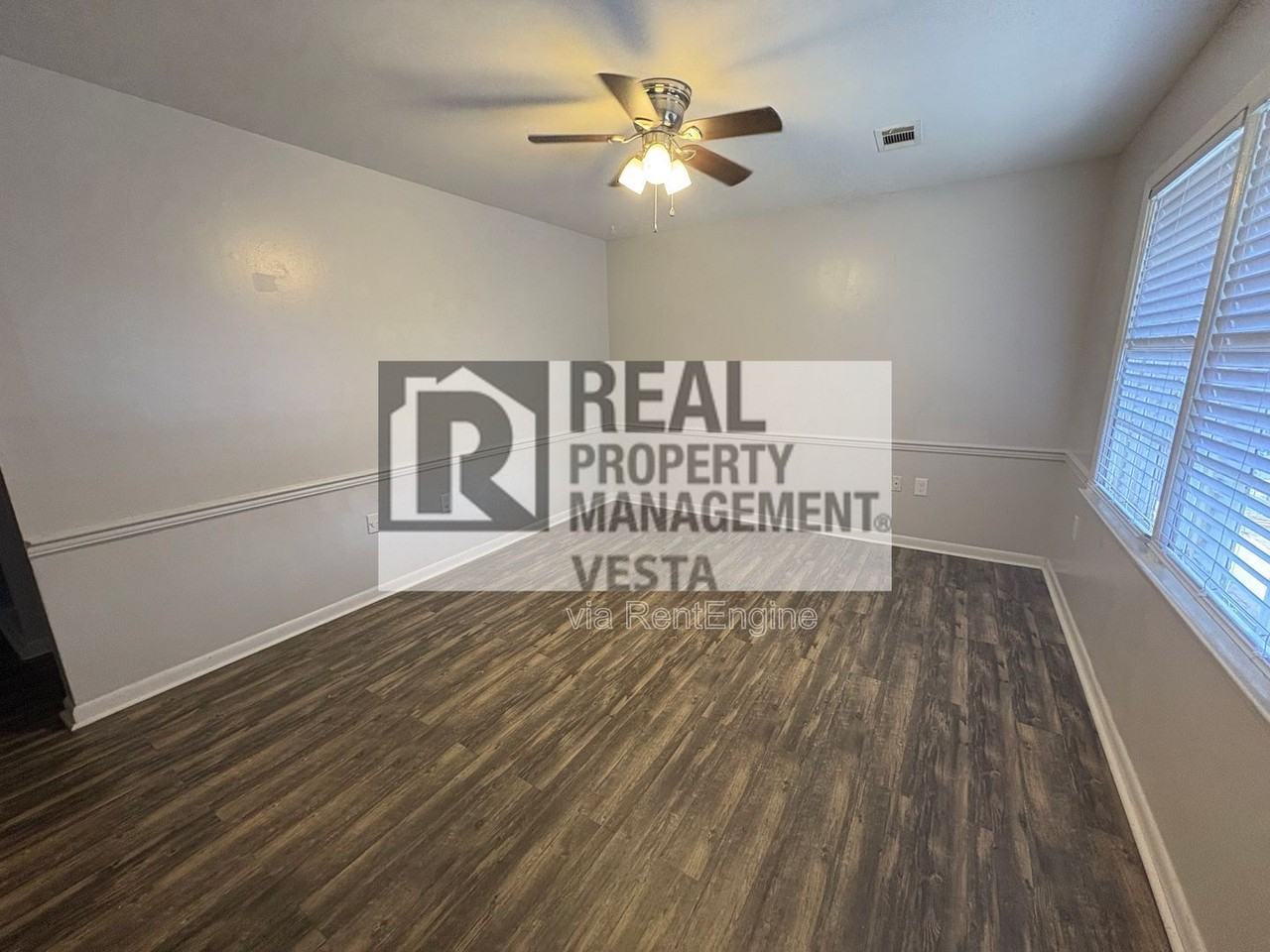 406 Russell Pkwy #4 - Photo 2 of 10