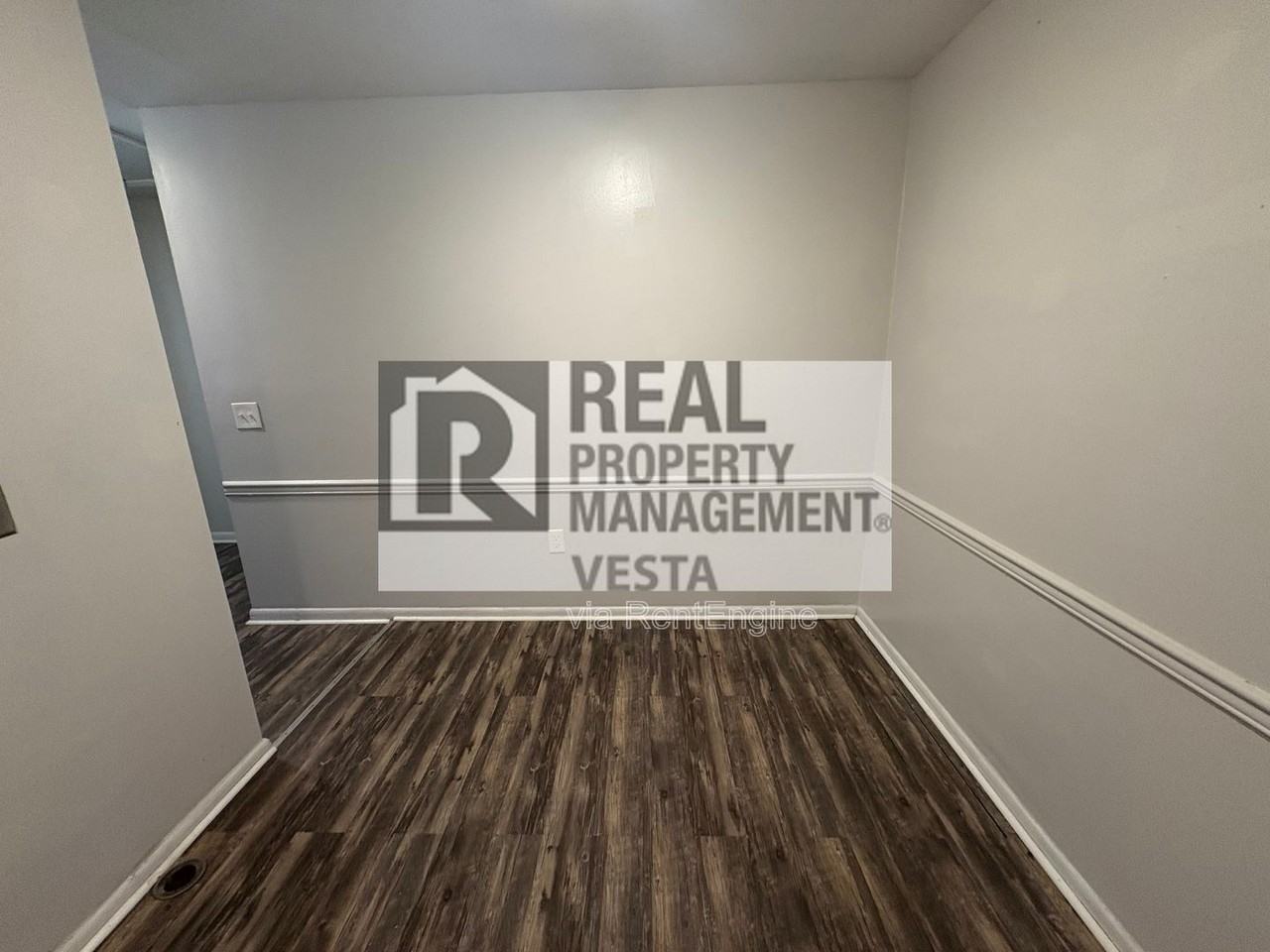 406 Russell Pkwy #4 - Photo 3 of 10