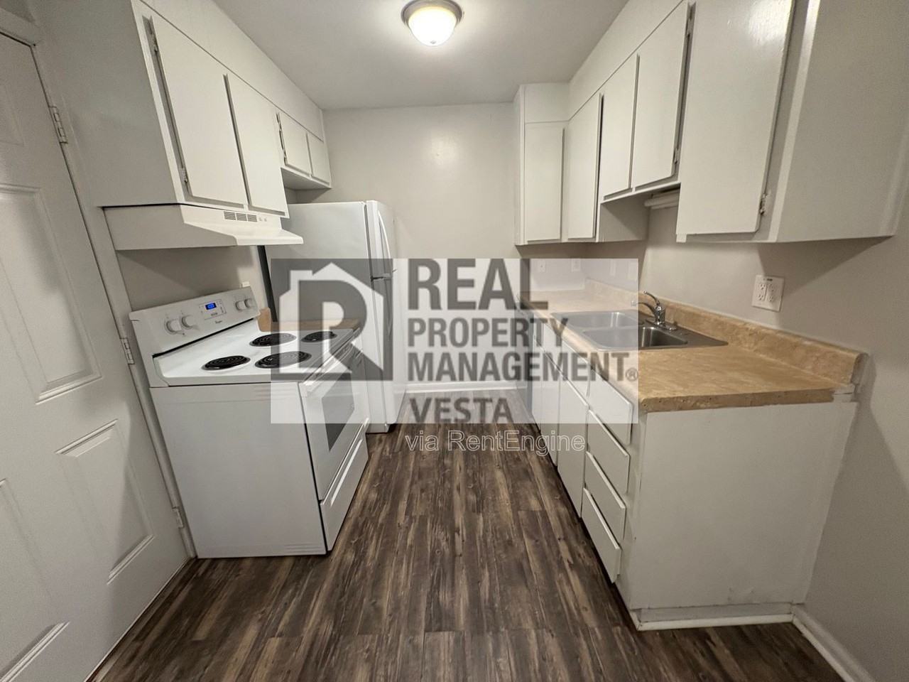 406 Russell Pkwy #4 - Photo 4 of 10