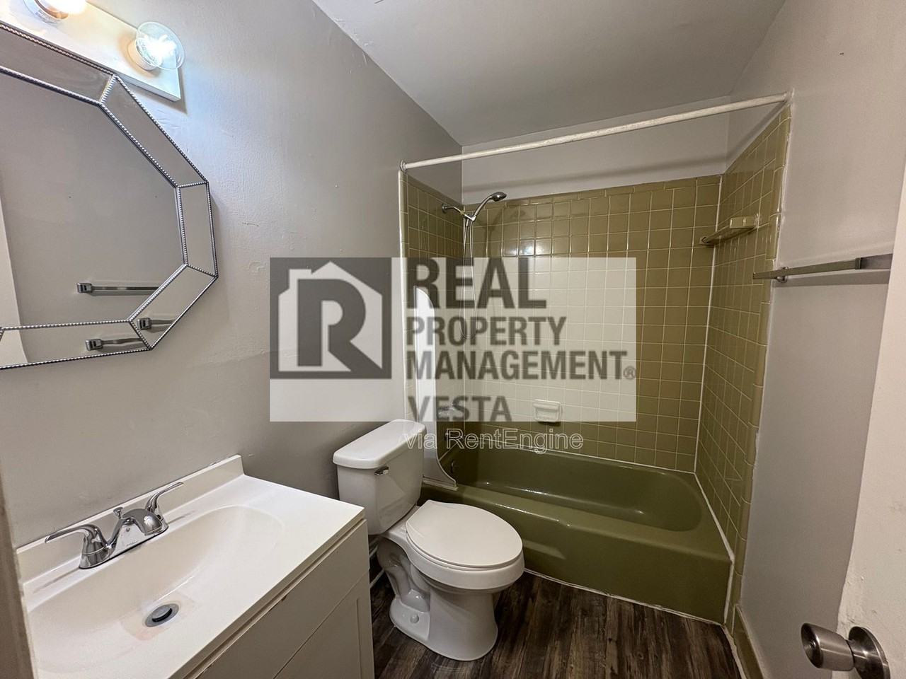 406 Russell Pkwy #4 - Photo 7 of 10