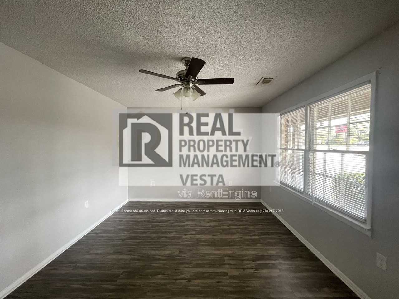 406 Russell Pkwy #2 - Photo 2 of 11