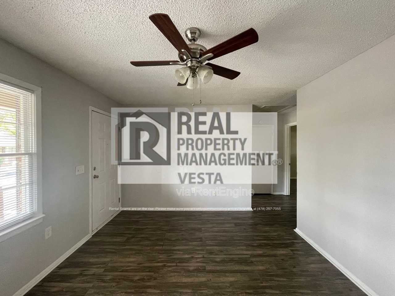 406 Russell Pkwy #2 - Photo 3 of 11