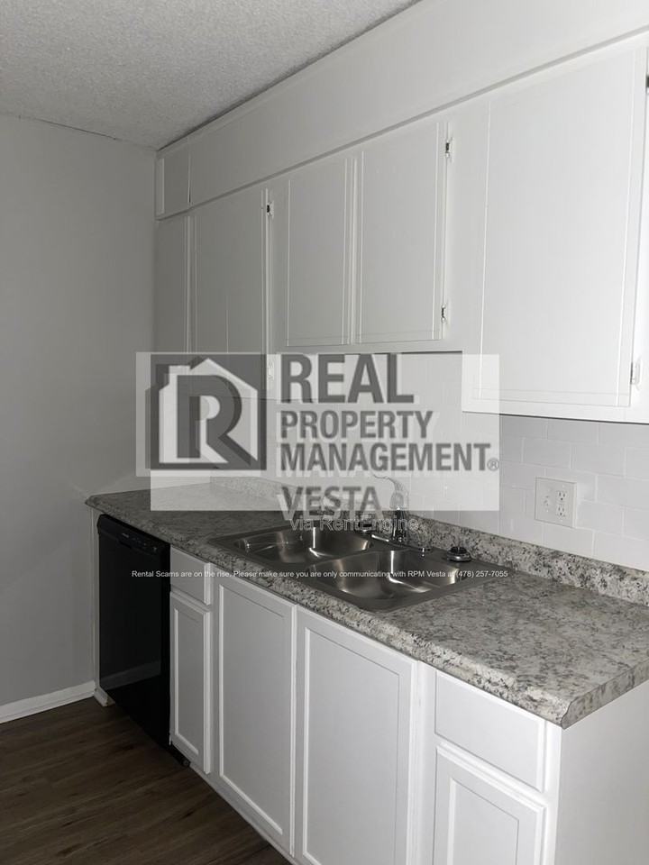 406 Russell Pkwy #2 - Photo 6 of 11