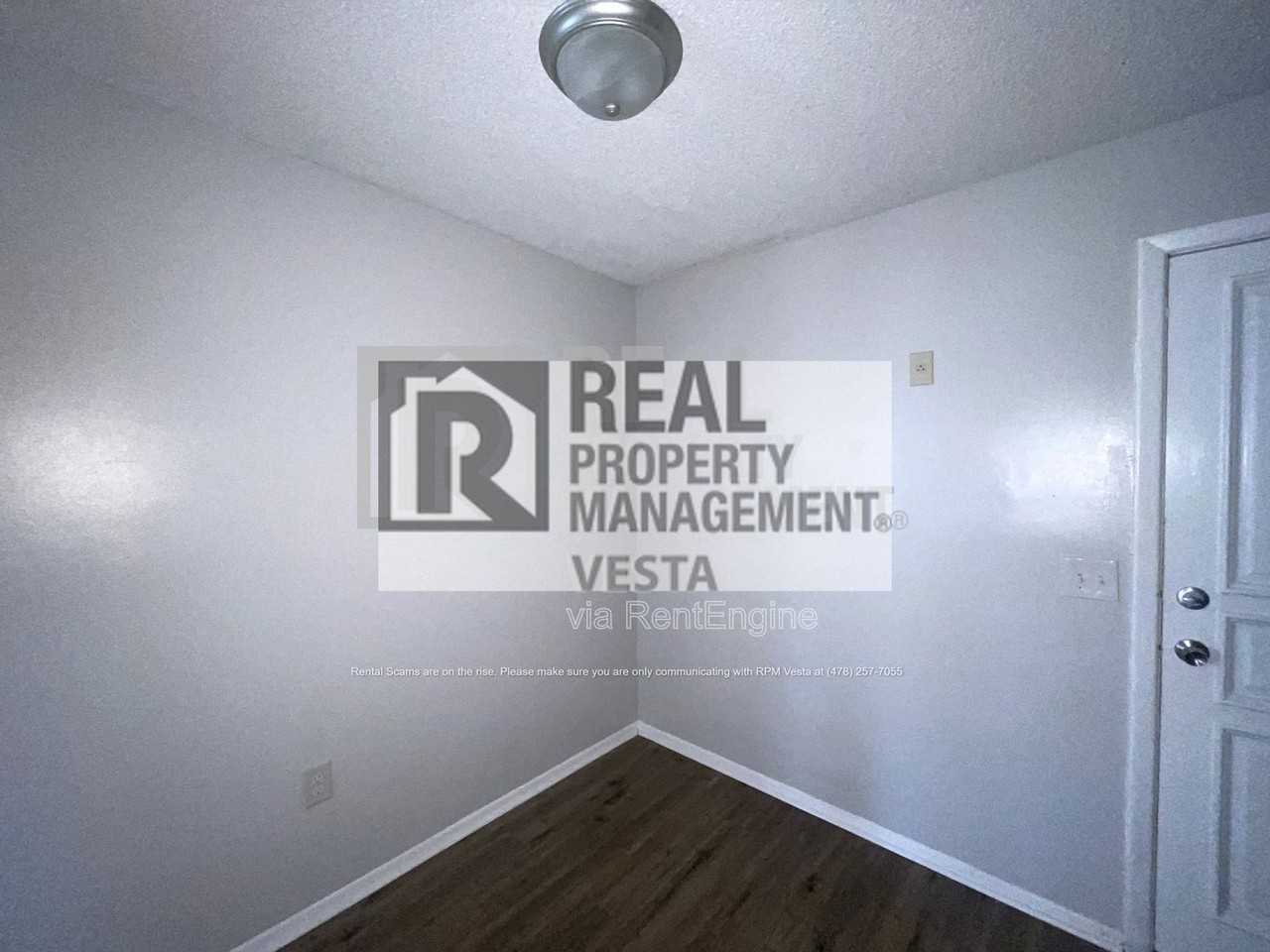 406 Russell Pkwy #2 - Photo 7 of 11