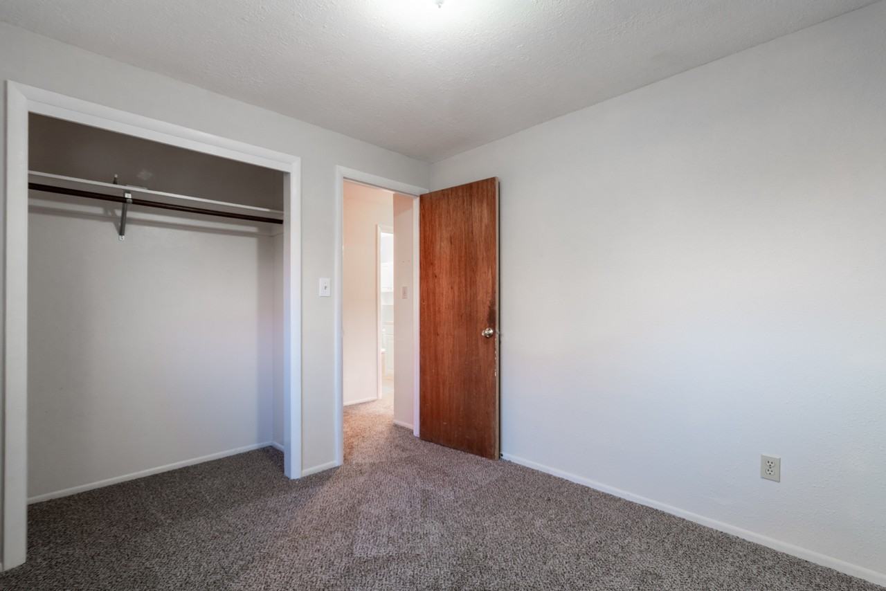 2720 S Hervey St - Photo 6 of 21