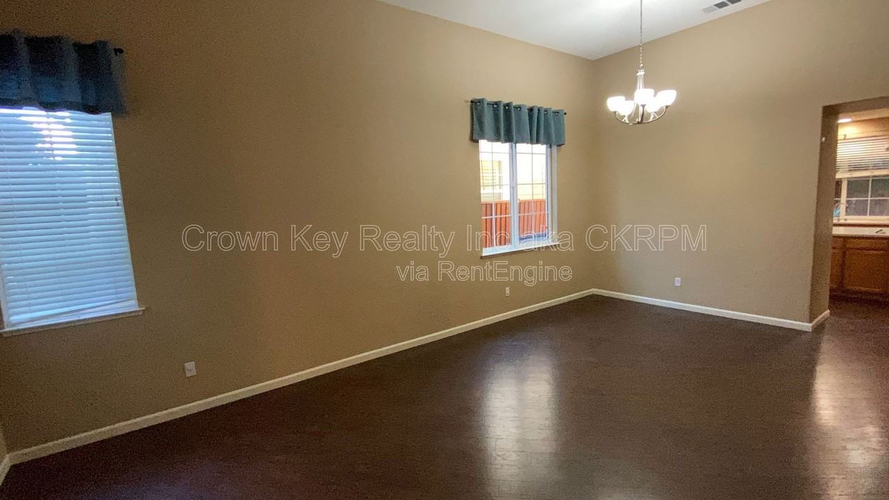 4685 Dandelion Loop - Photo 7 of 42