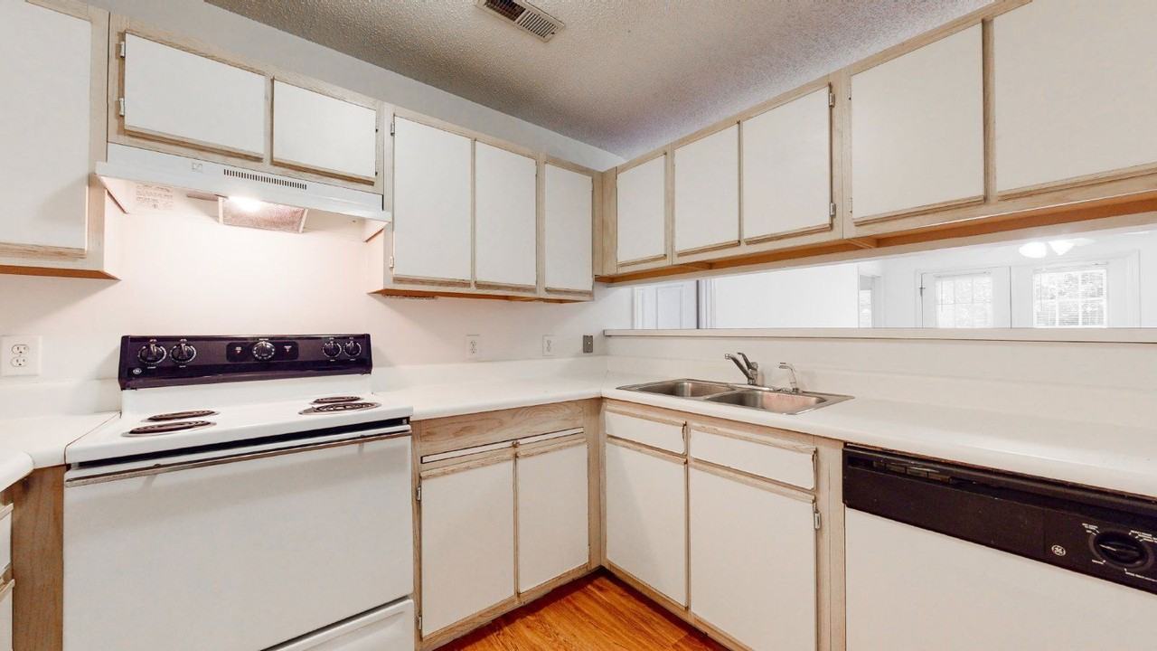 334 Brownlea Dr #6G - Photo 2 of 15