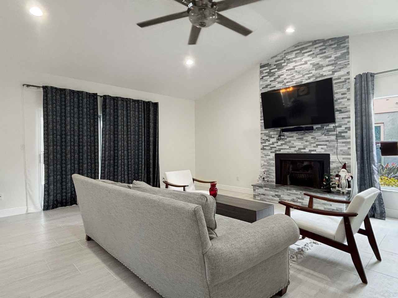 9135 San Ambrosio Dr - Photo 3 of 30