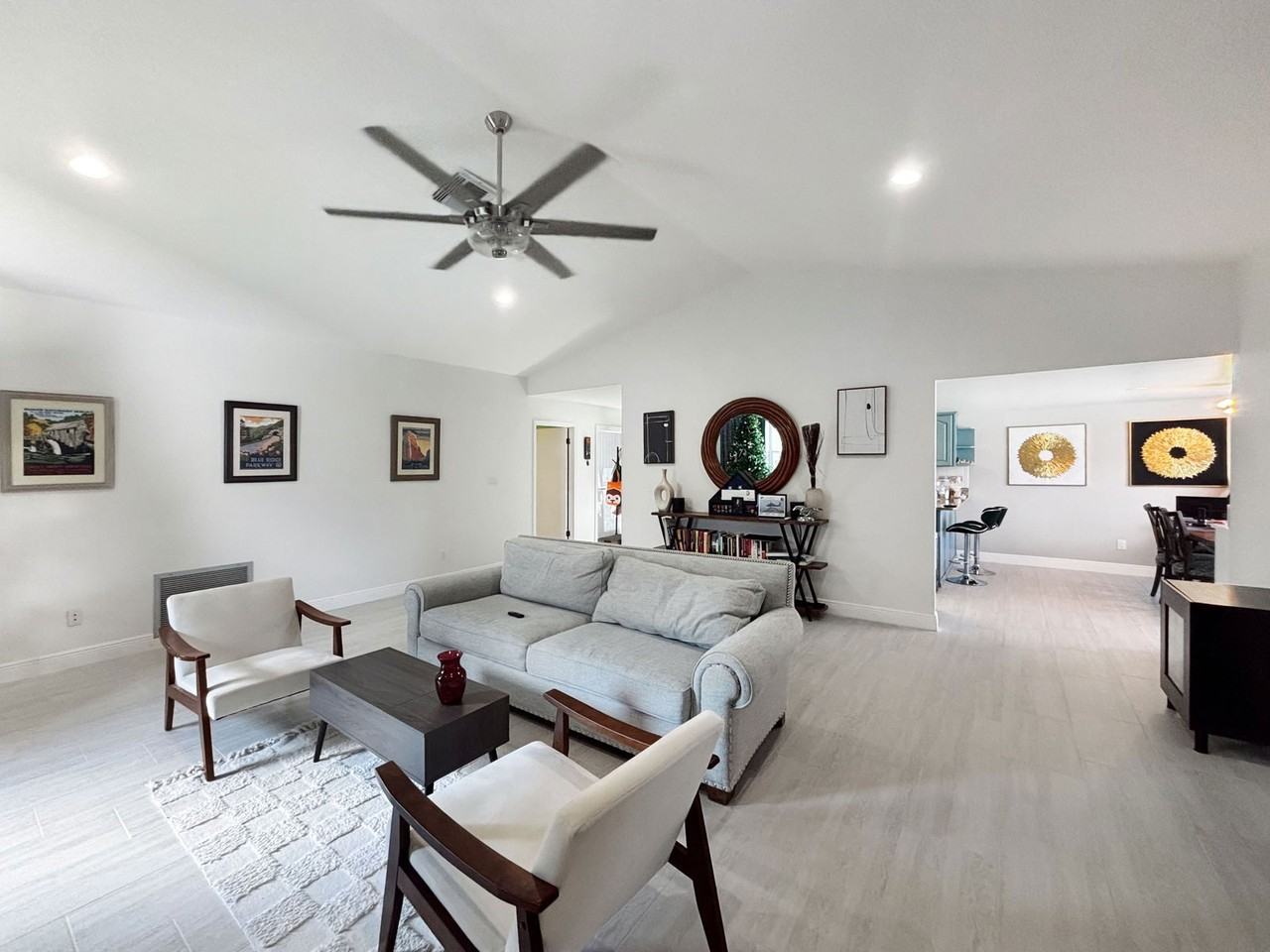 9135 San Ambrosio Dr - Photo 5 of 30