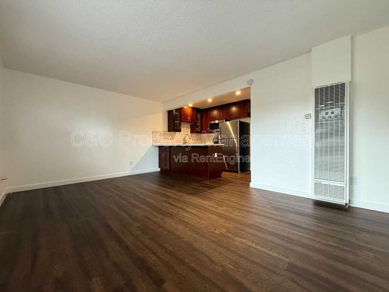 525 Madison St #B - Photo 3 of 9