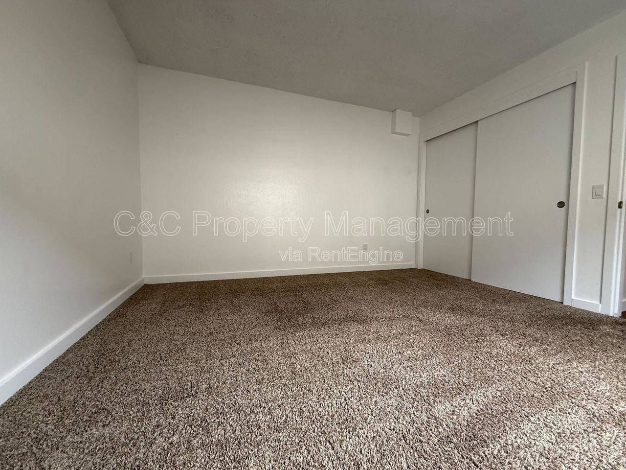 525 Madison St #B - Photo 7 of 9