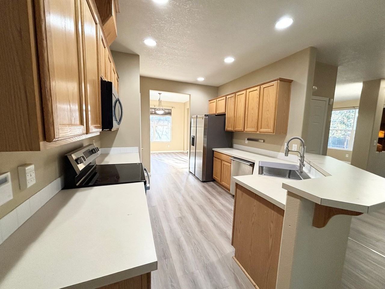 1983 Sw 19th Ter - Photo 3 of 28