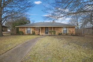 213 Gregory Dr - Photo 1 of 1