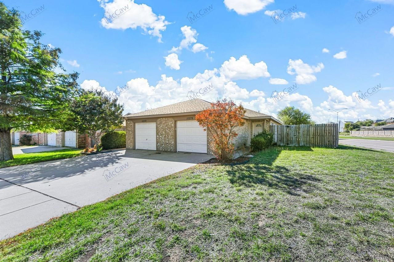 10275 Aurora Dr - Photo 2 of 27