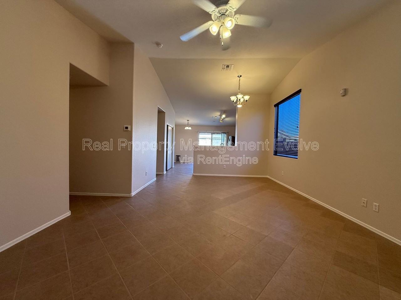 9332 W Morrow Dr - Photo 4 of 20