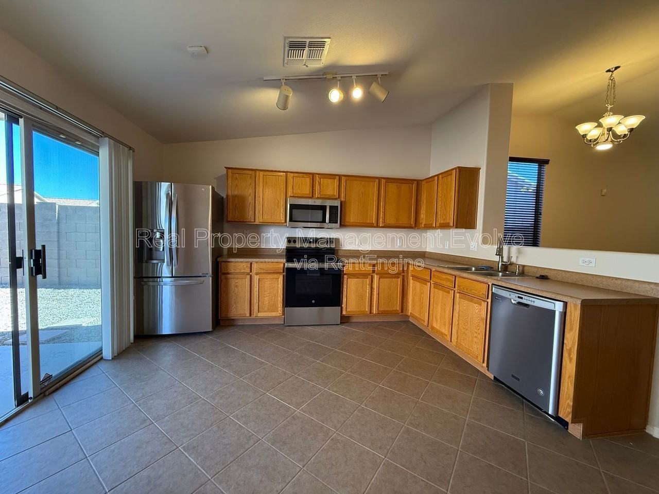 9332 W Morrow Dr - Photo 7 of 20