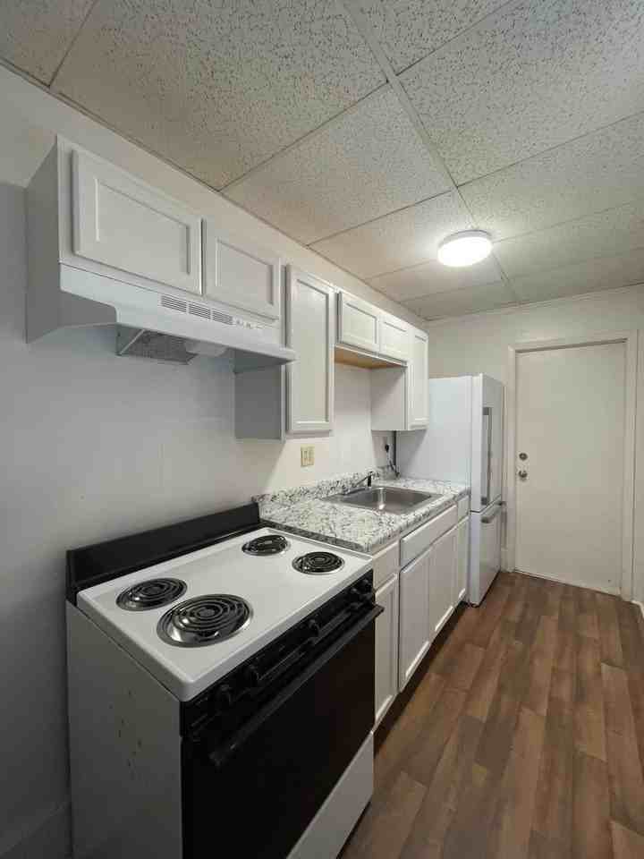 883 Mulberry St #C - Photo 4 of 12