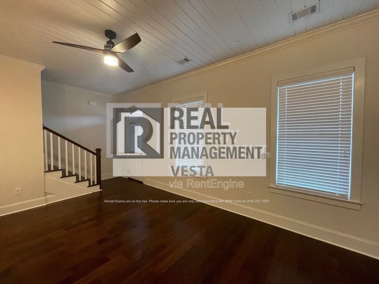 435 New St - Photo 2 of 24