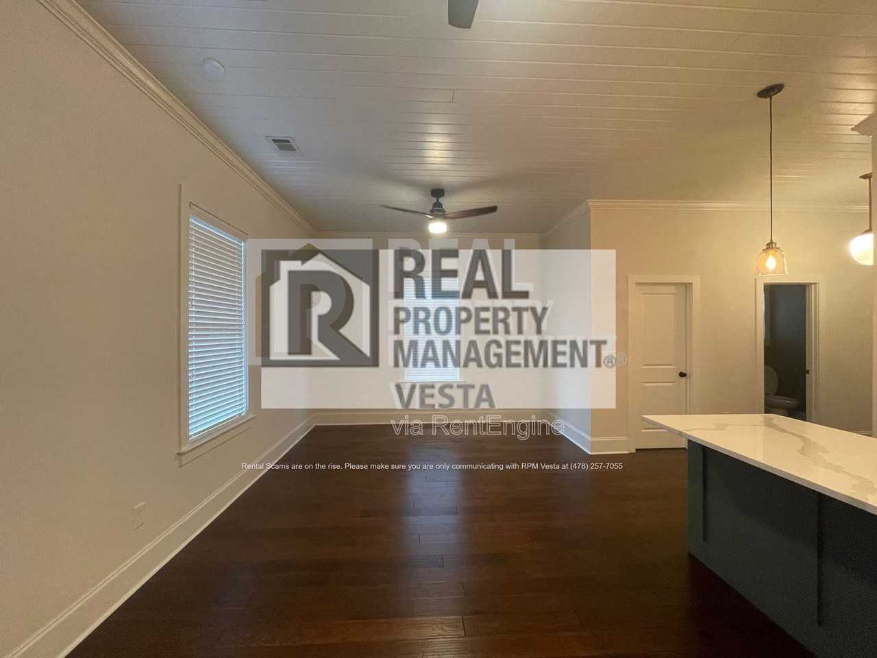 435 New St - Photo 3 of 24