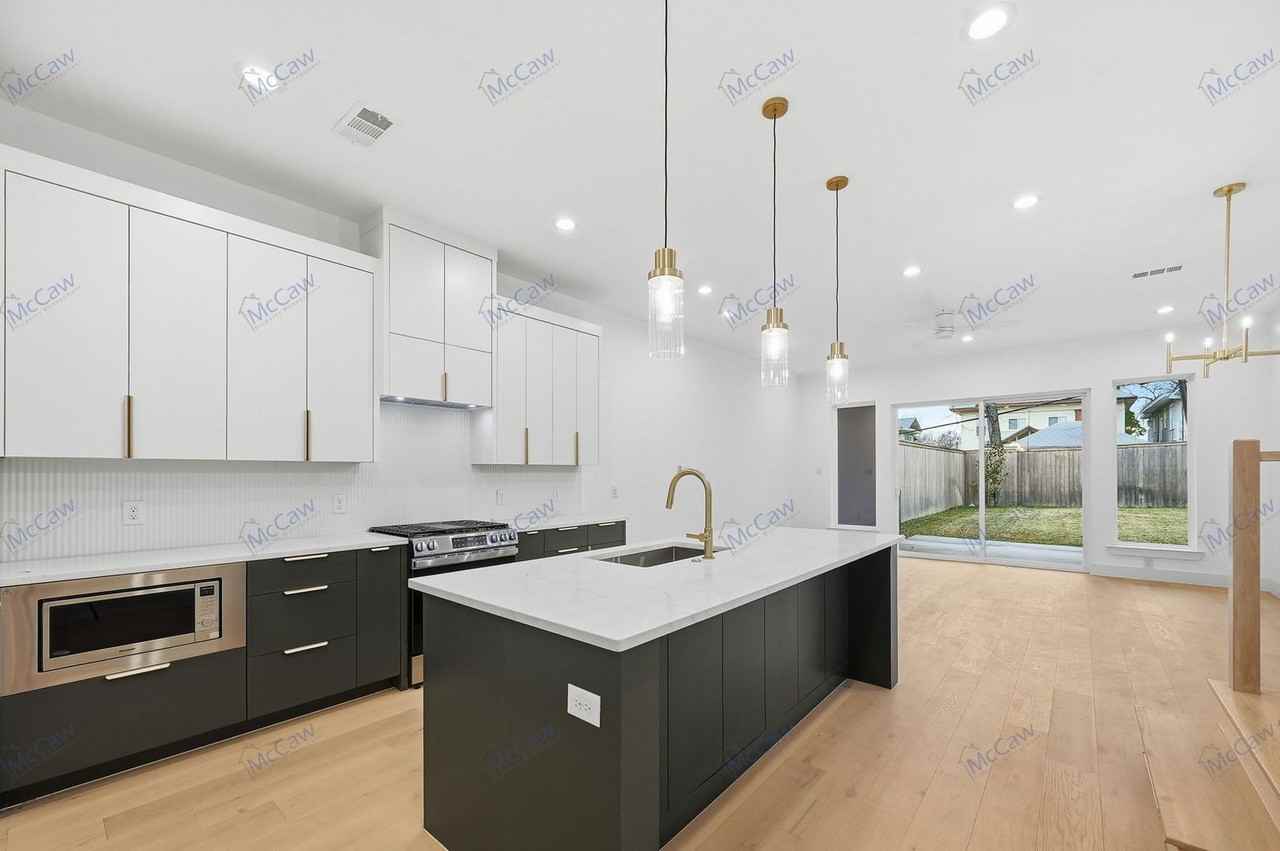 5633 E Side Ave - Photo 6 of 23