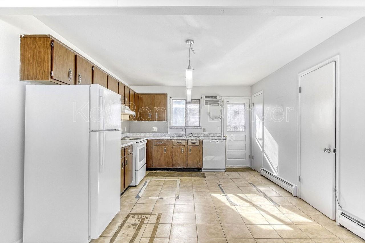 9406 W 57th Ave #3 - Photo 4 of 12