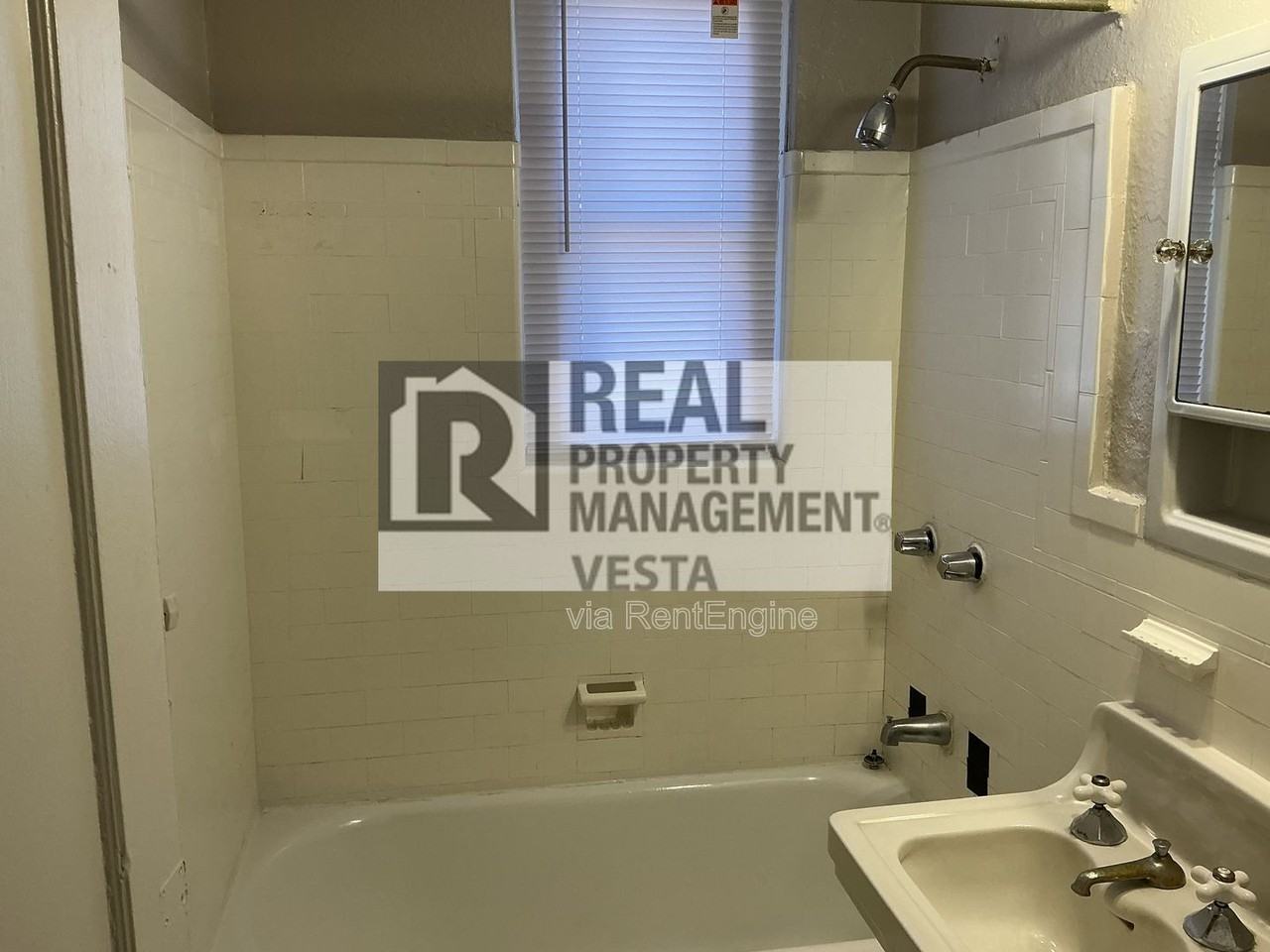 876 Mulberry St #2A - Photo 7 of 10