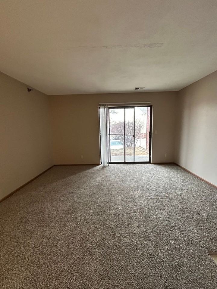 Southwinds Apts. (4712 Virginia St.) - Photo 2 of 44