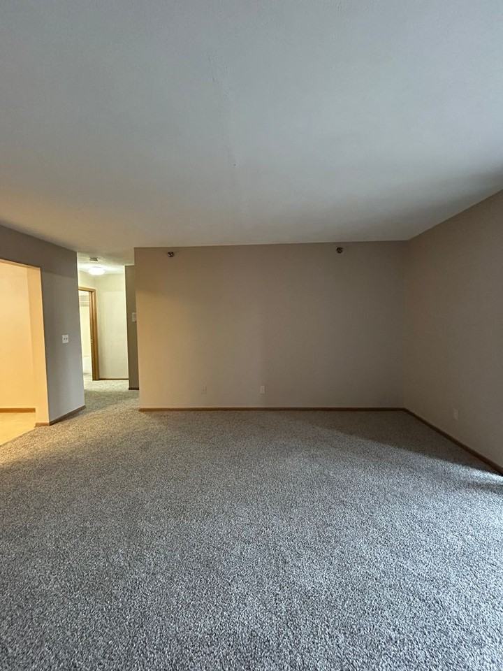 Southwinds Apts. (4712 Virginia St.) - Photo 4 of 44