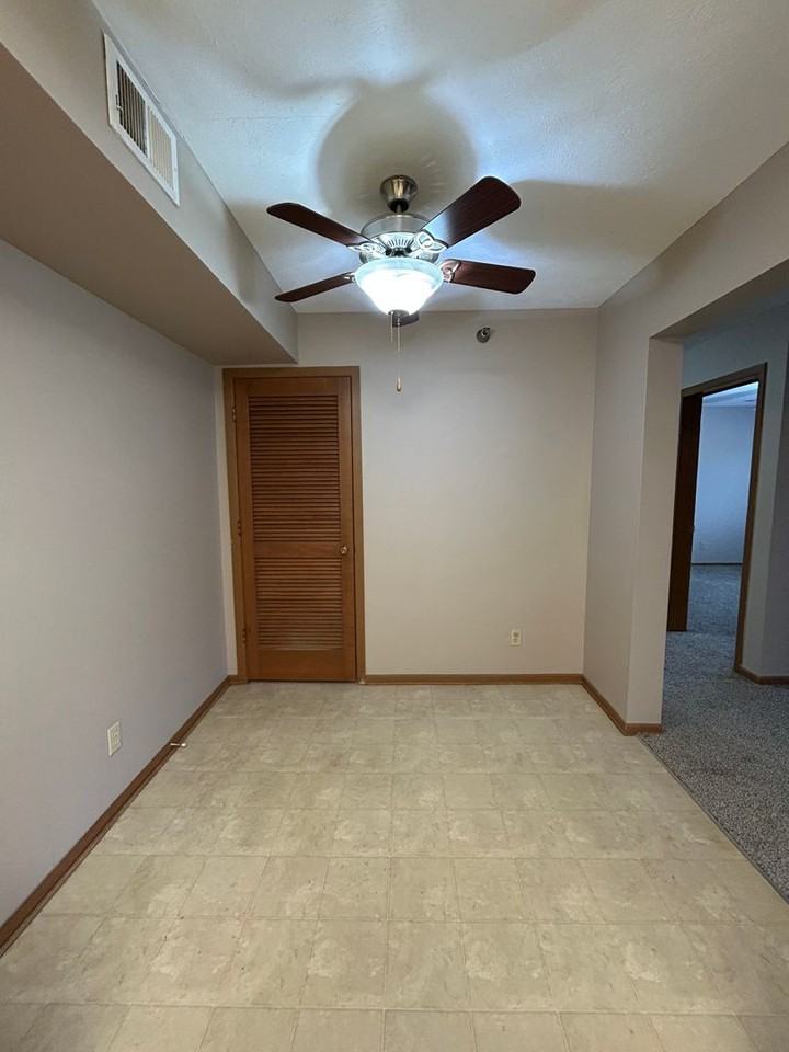 Southwinds Apts. (4712 Virginia St.) - Photo 5 of 44