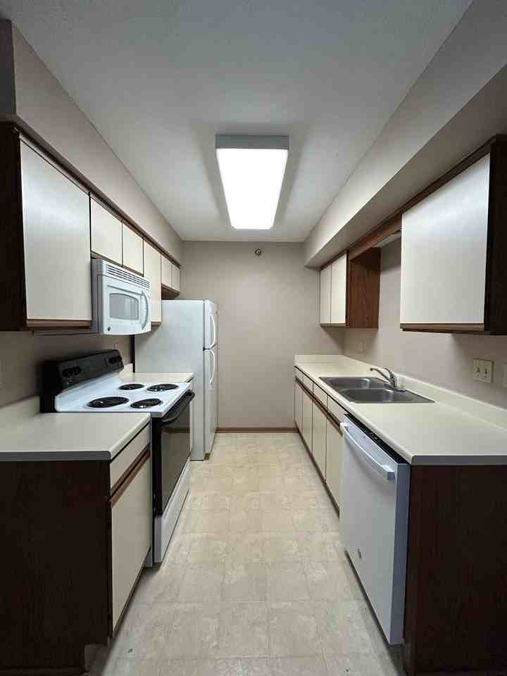 Southwinds Apts. (4712 Virginia St.) - Photo 7 of 44