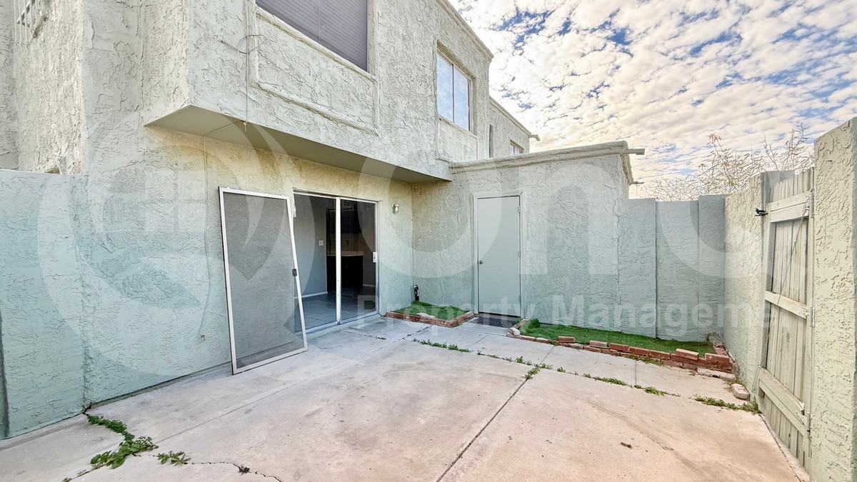 5312 W Hearn Rd - Photo 4 of 19