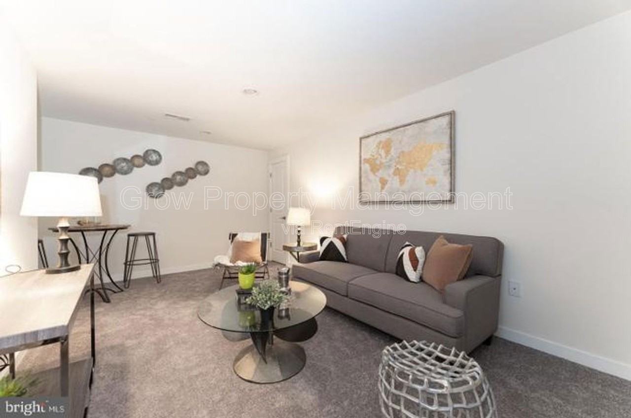 2142 Kensington Walk - Photo 5 of 46