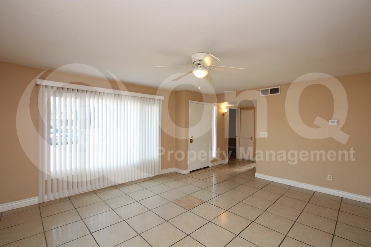 5644 S 44th Pl - Photo 4 of 17