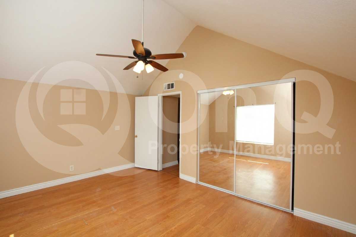 5644 S 44th Pl - Photo 7 of 17