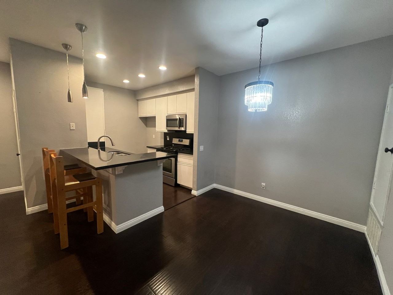 10631 Lakeside Dr S #E - Photo 7 of 27