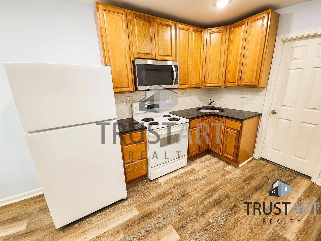 1933 Colonial St - Photo 3 of 21