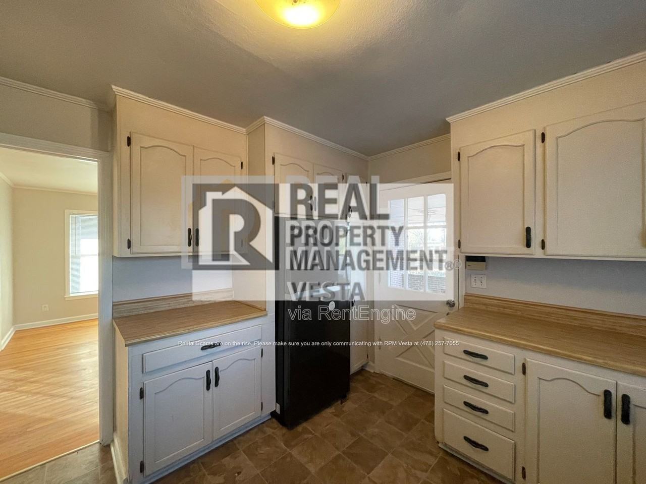 7162 Everett Dr - Photo 4 of 21