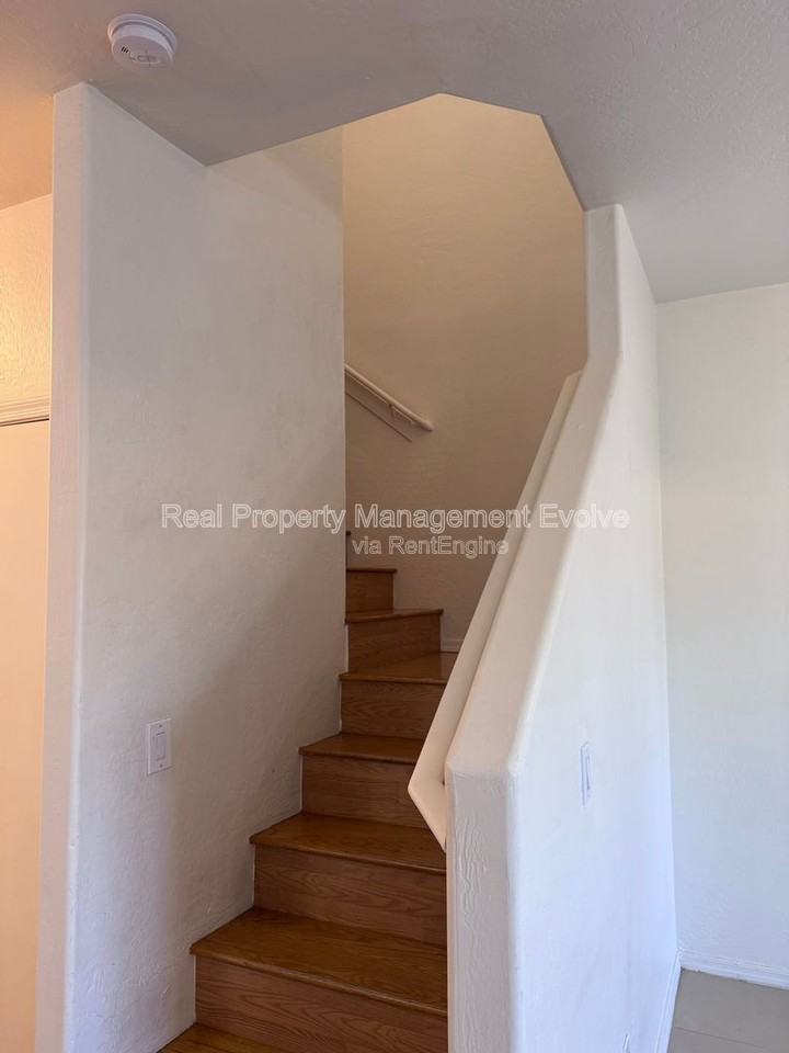 3734 W Oregon Ave - Photo 6 of 22