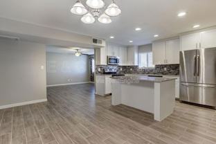 1527 W Huntington Dr - Photo 1 of 1