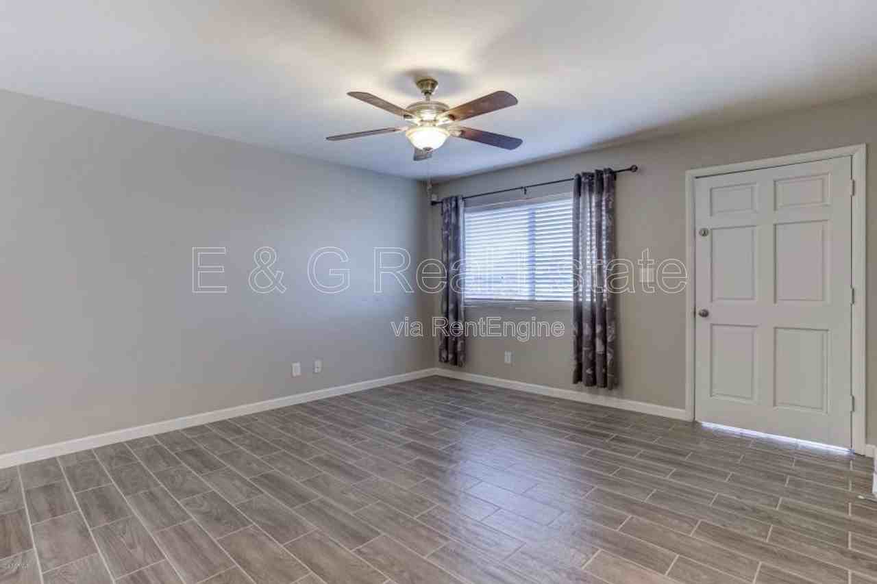 1527 W Huntington Dr - Photo 3 of 22