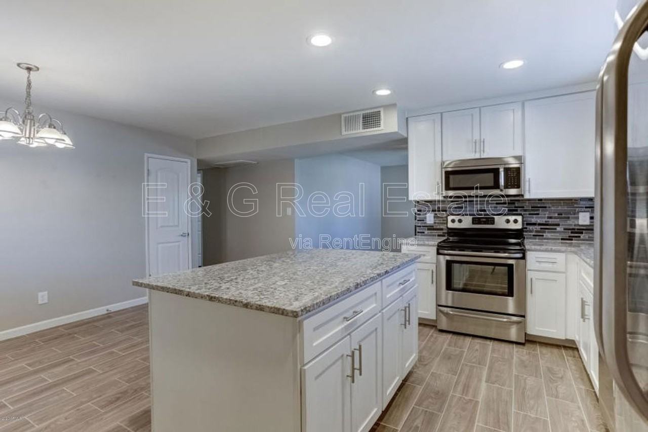 1527 W Huntington Dr - Photo 4 of 22